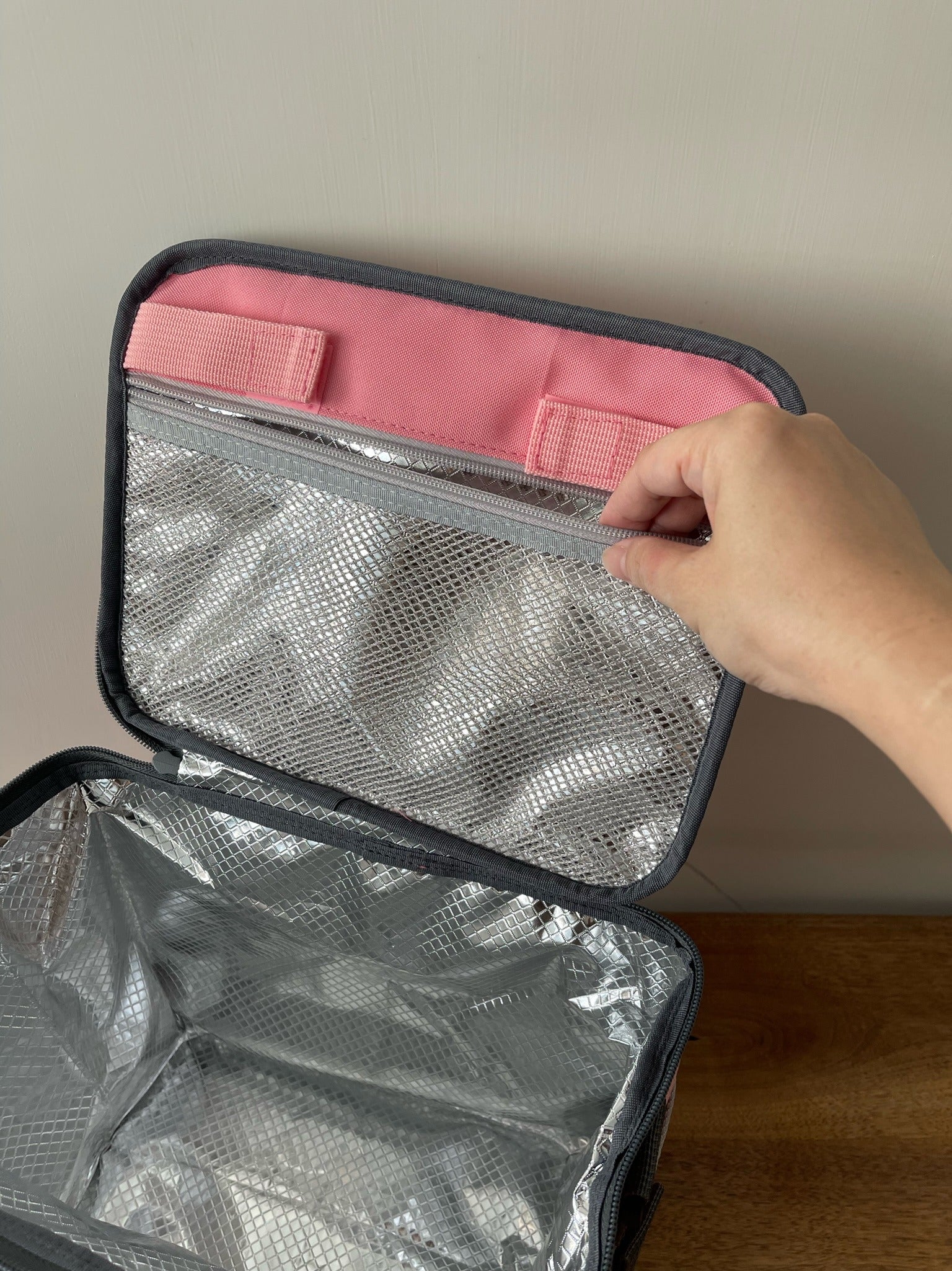 Hello Chilly 10L Large Capacity Cooler Bag (Strawberry)