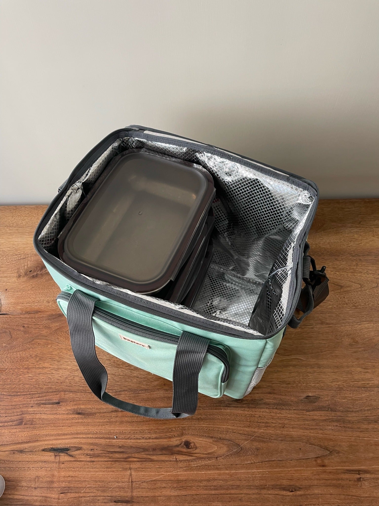 Hello Chilly 30L Large Capacity Cooler Bag (Macaron Green)