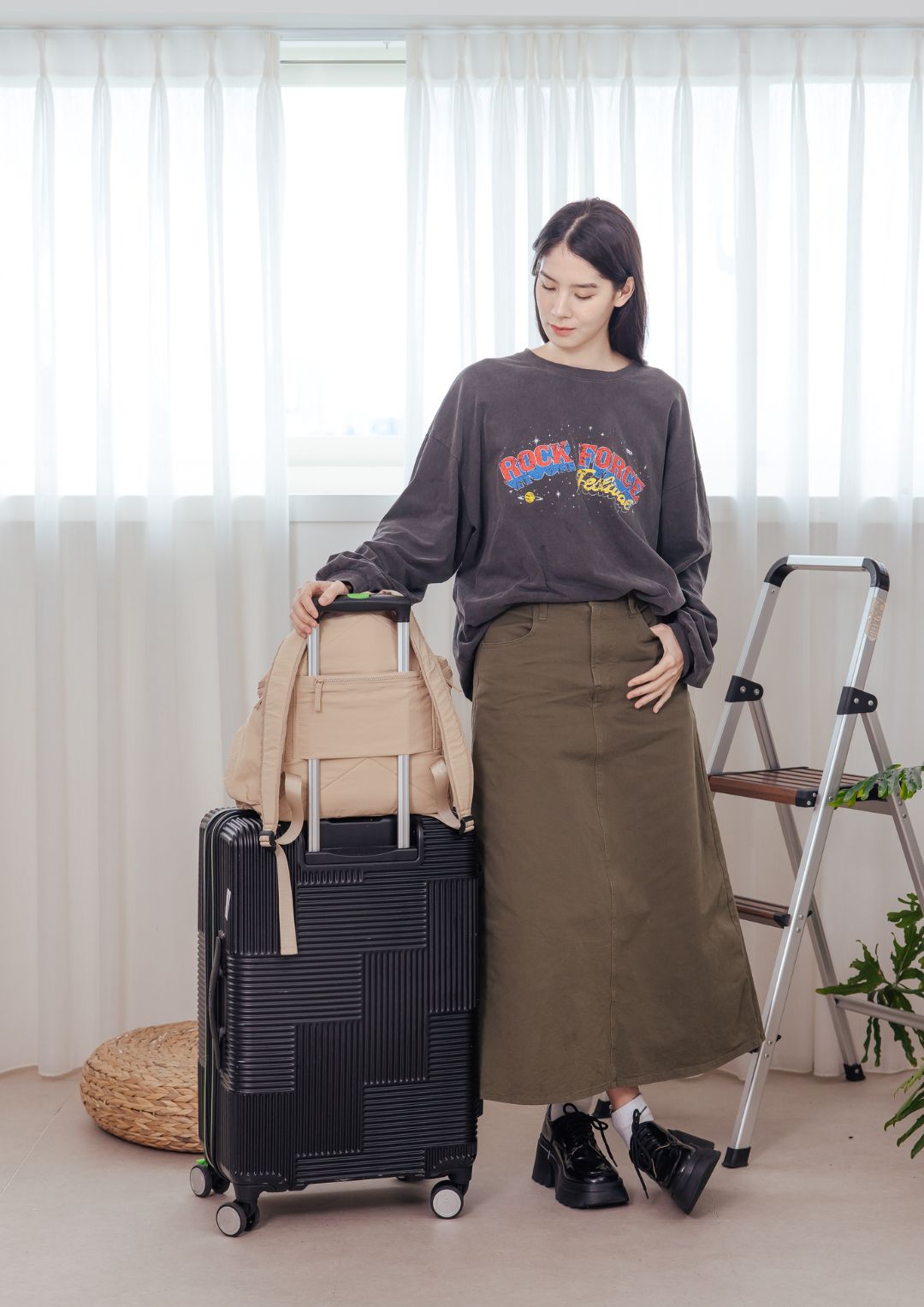 ME Caroline 多袋口旅行背包