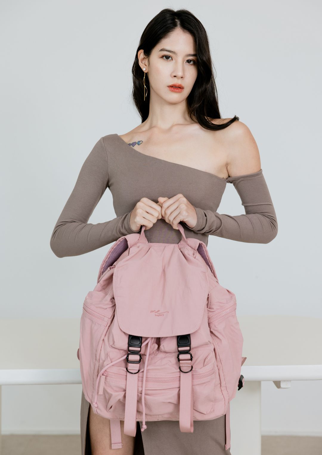 ME Caroline 多袋口旅行背包
