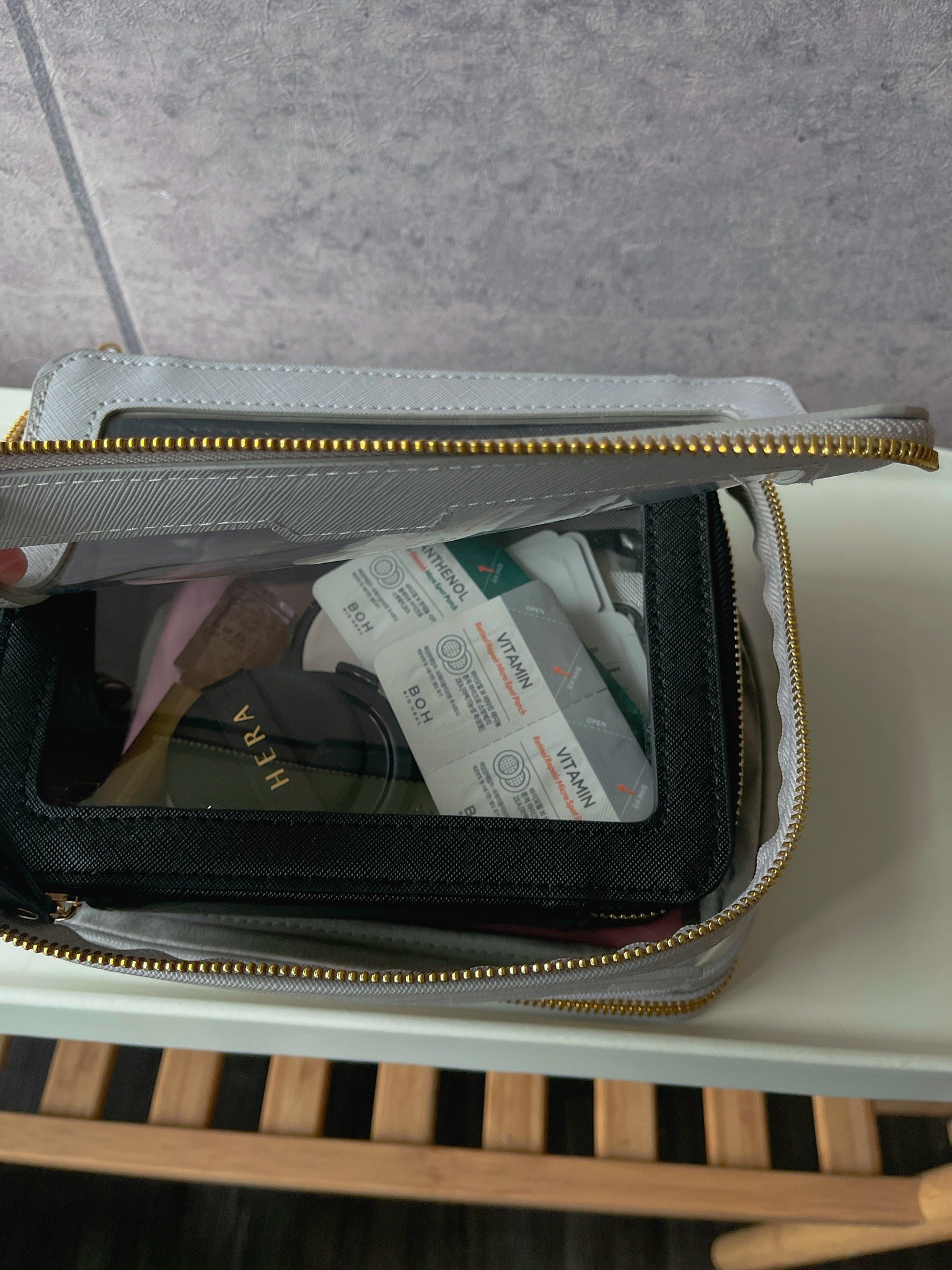 ME Clarity 1.5L ME02S 方形化妝包 S 單層 (亮黑) - L19 x W6 x H13.5cm