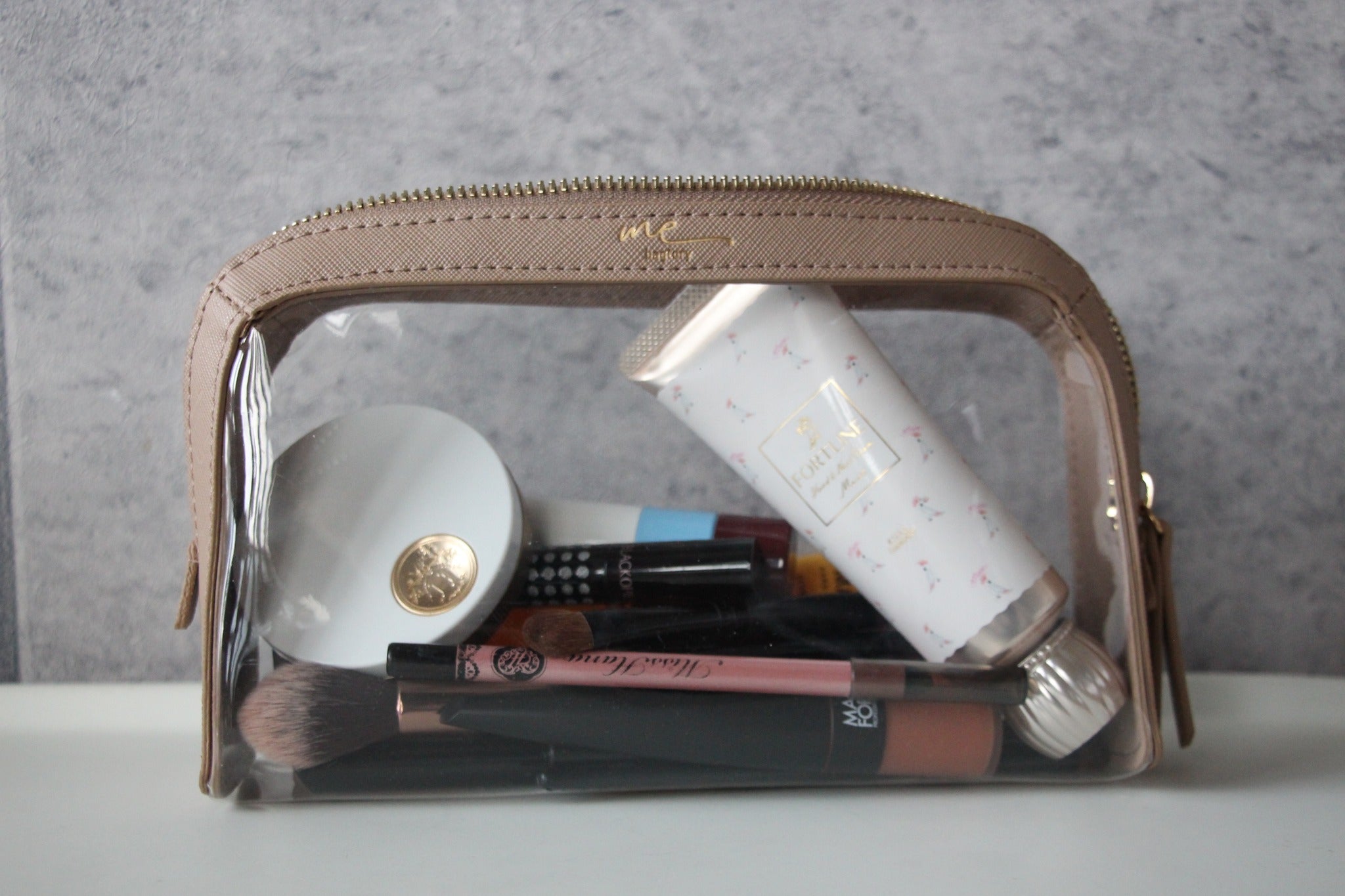 ME Clarity 1.5L 水滴形化妝包 S (亮黑) - L20.5 x W6 x H13 cm