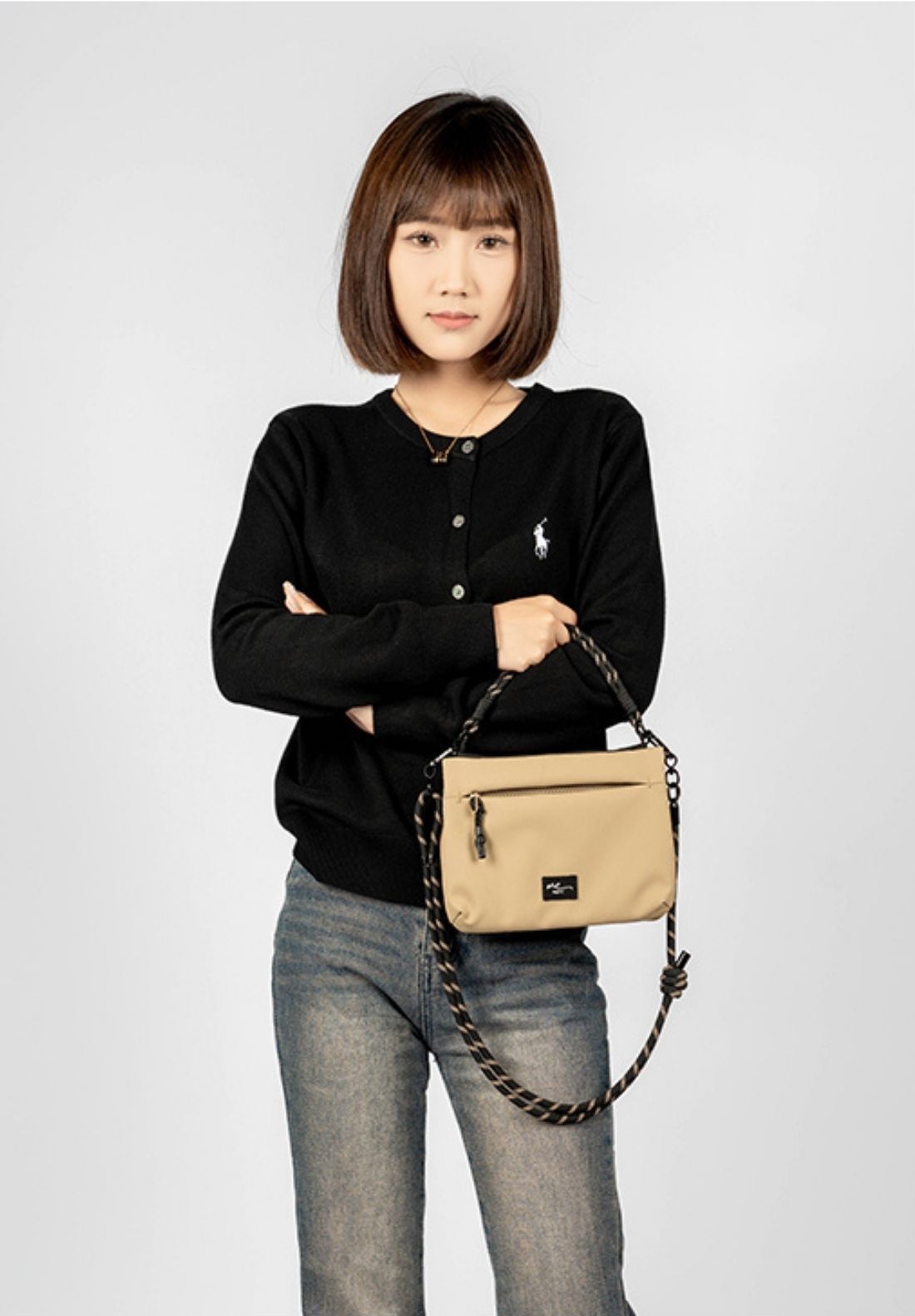 ME Charmaine 磁吸式隨身包 奶茶