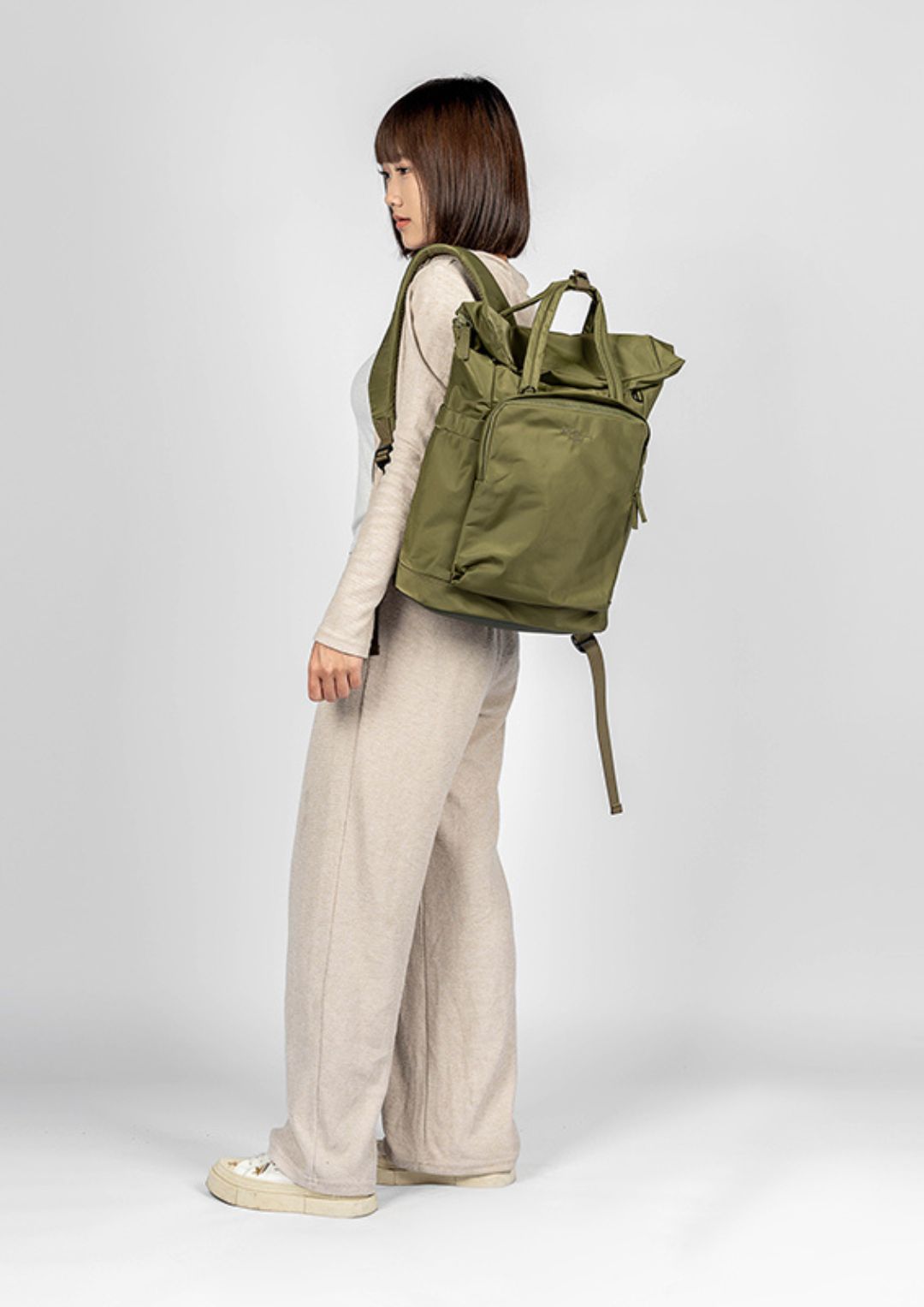 ME Antonia (L) 休閒通勤背包 20L (橄欖綠)