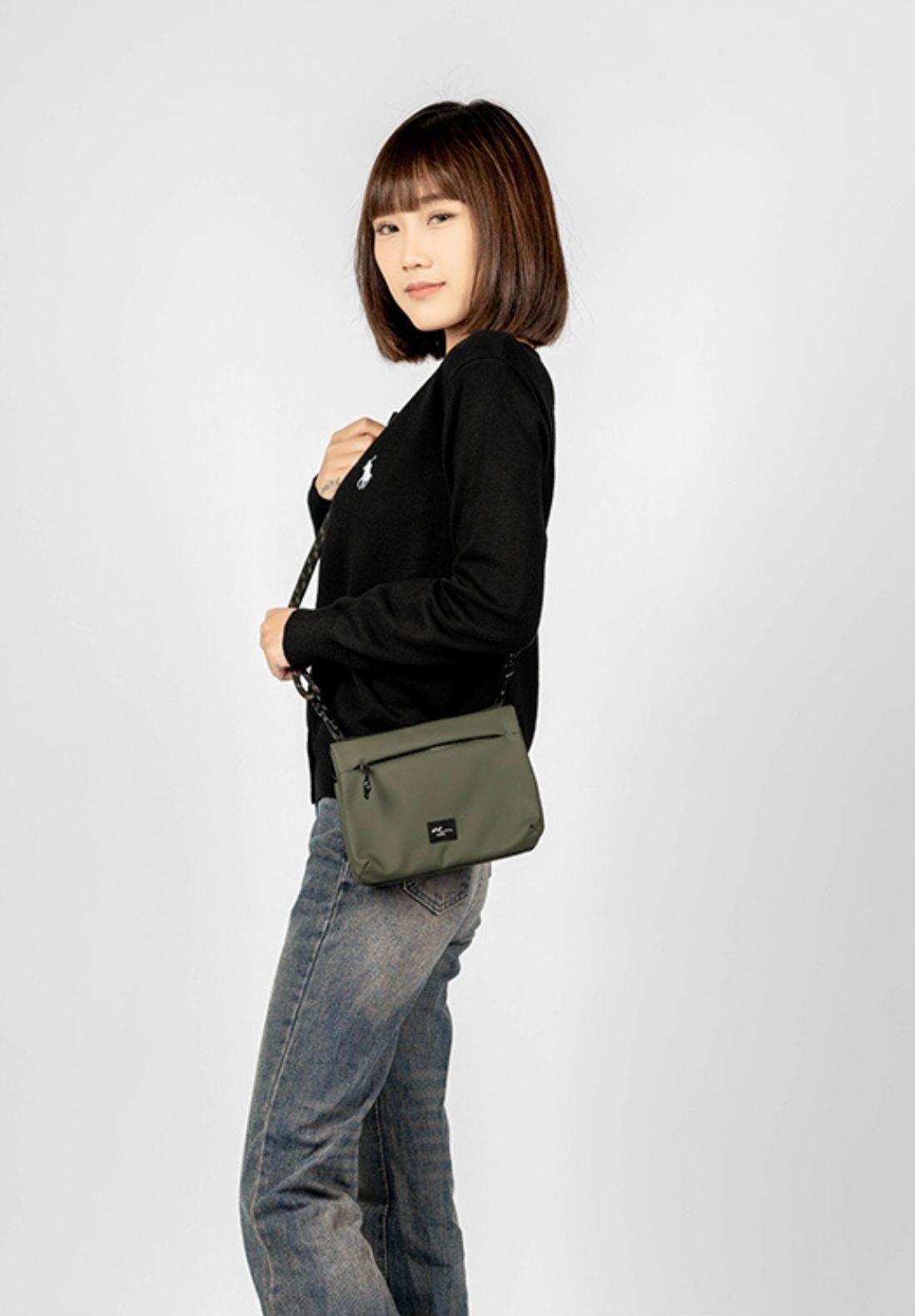 ME Charmaine 磁吸式隨身包 橄欖綠